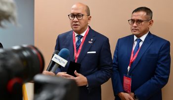 Menteri Investasi dan Hilirisasi sekaligus CEO Danantara, Rosan P. Roeslani dan Direktur Utama PT Pupuk Indonesia (Persero) Rahmad Pribadi saat memberikan keterangan pers di Vladivostok, Rusia, Kamis, 3 September 2026.
